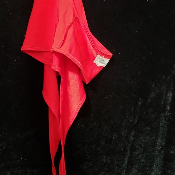 Elegant Moments tie Front Halter NWT - Picture 5 of 5